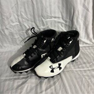 Under Armour Renegade Youth Size 4.5Y Football Cleats Black White